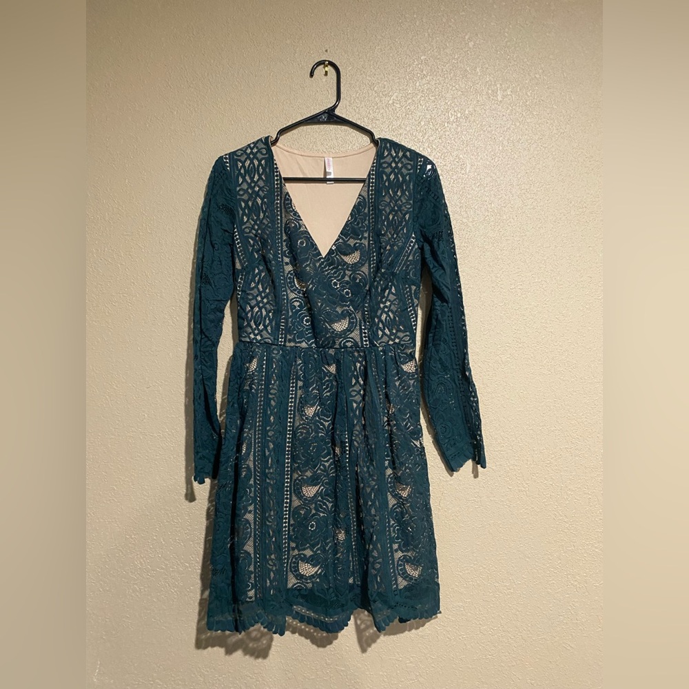 Long sleeved green dress